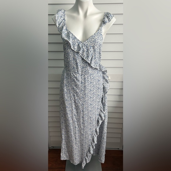 Madewell | Ruffled Wrap Maxi Dress in Americana Floral - Picture 5 of 14